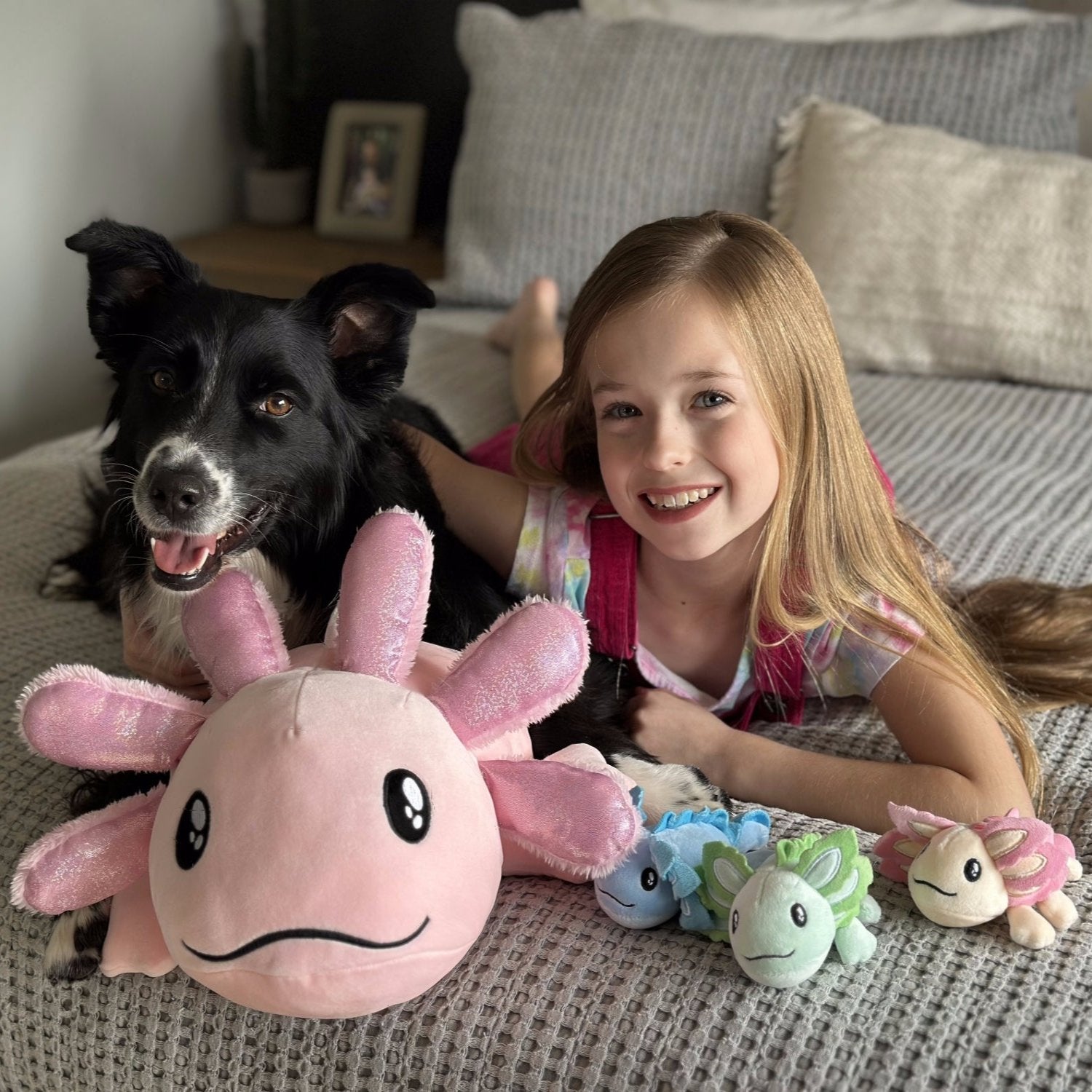 Axolotl Plushie with 3 Babies Stuffed Toys, 31.5 Inches - MorisMos Plush Toys